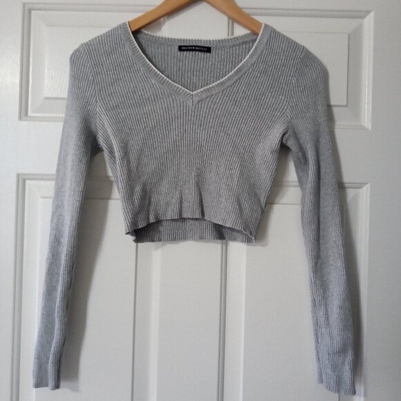 Brandy Melville Tops - Brandy Melville Gray Crop Top // LIKE NEW // Selling: $9